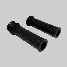 Laden Sie das Bild in den Galerie-Viewer, Honda Dax 125 ( 2022- ) Paar Lenkergriffe, links & rechts " Original Honda  "