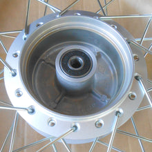 Laden Sie das Bild in den Galerie-Viewer, Honda Innova ANF 125 ( alle) Felge Rim hinten komplett, Serie ! " Original Honda " Sonderposten