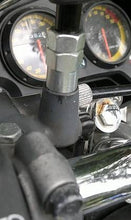 Load image into Gallery viewer, Spiegeladapter Honda M10 rechts auf 10 Linksgewinde , wie Serie