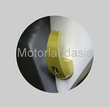 Laden Sie das Bild in den Galerie-Viewer, Honda Vision 50 / 110 2011- Taschenhalter Alu CNC farbig eloxiert , sehr stabil !